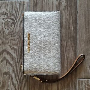 Michael Kors Logo Set Double Zipper Wristlet Clutch